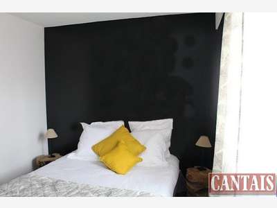 Vente hôtel bureau rénové axe La Rochelle Bordeaux