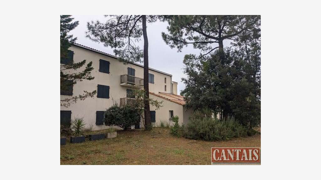 Vente hôtel bureau rénové axe La Rochelle Bordeaux