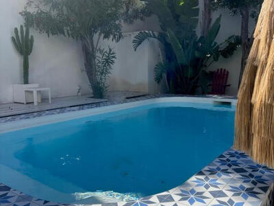 Vente hôtel bureau avec piscine sur la Côte d'Azur