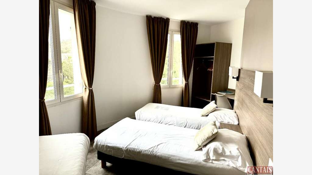 Cède hôtel bureau rénové proche Golfe de St Tropez