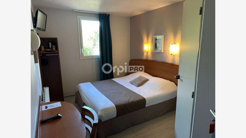 A vendre FDC hôtel 2 **  rénové 40 ch à Carquefou 