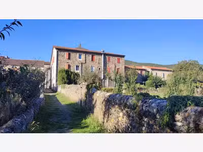 A vendre hôtel restaurant à Ceilhes-et-Rocozels