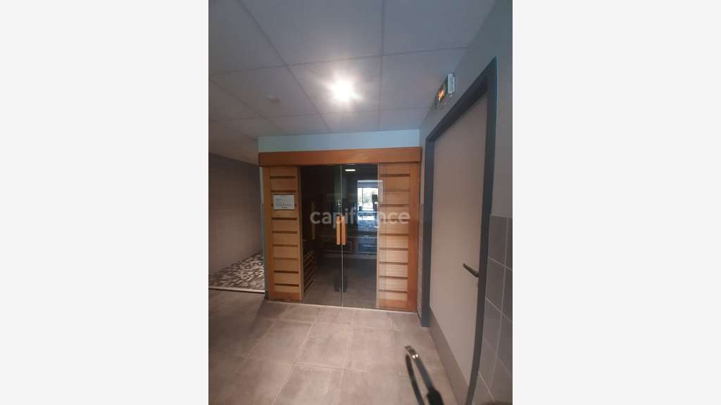 MARNE (51) - Murs & Fonds : Hôtel-Spa-Restaurant 