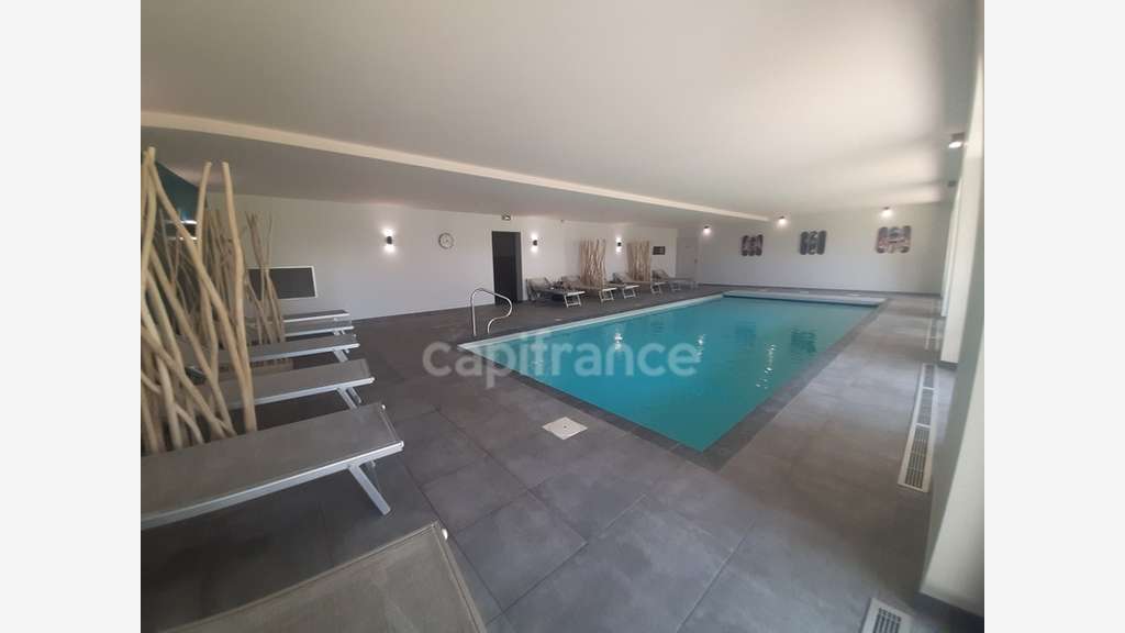 MARNE (51) - Murs & Fonds : Hôtel-Spa-Restaurant 