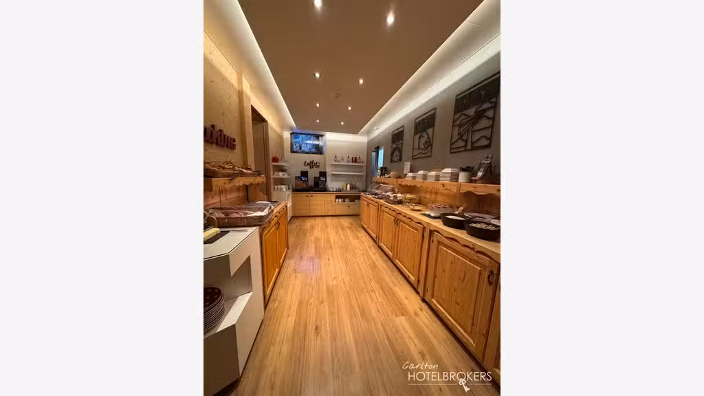 A vendre chalet hôtel-spa 33 chambres à Champery