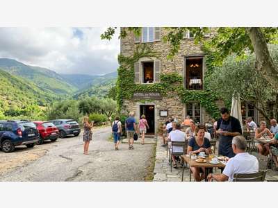 Vente murs et fonds hôtel gite en centre Corse