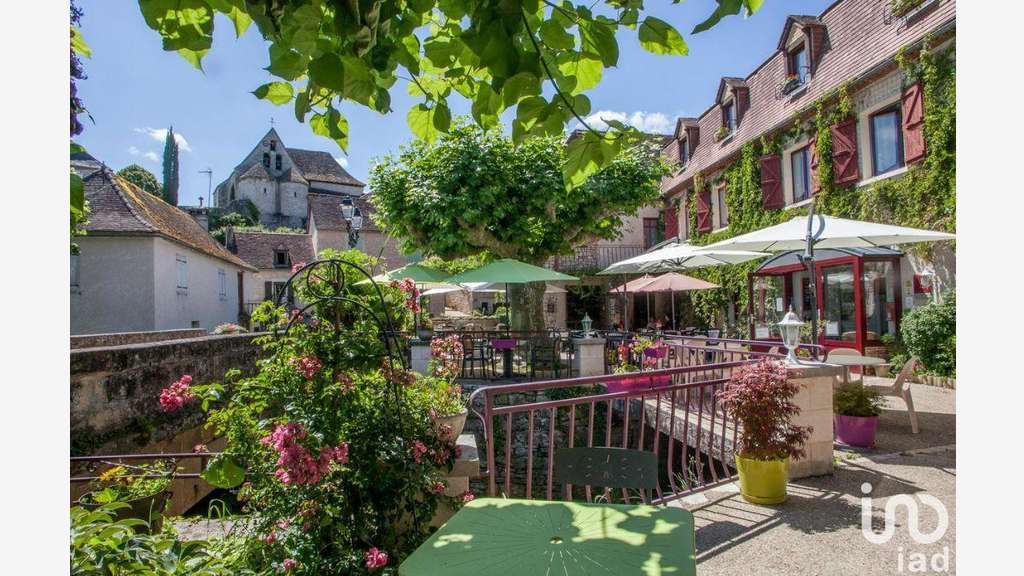 Hotel restaurant à Creysse