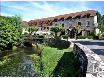 Hotel restaurant à Creysse