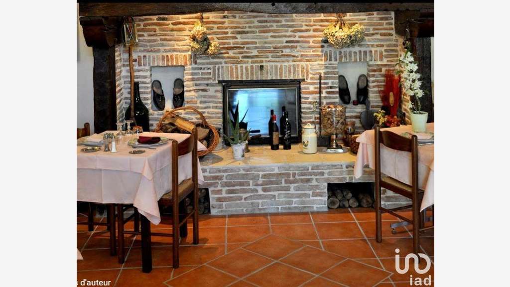Hotel restaurant à Creysse