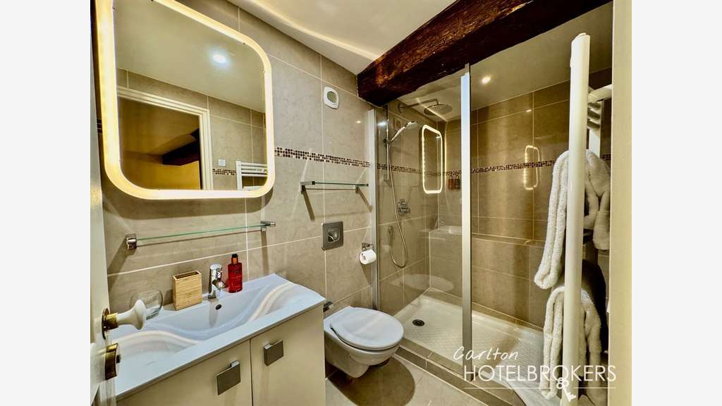 Vente hôtel de charme Clientèle 100% masculine 34