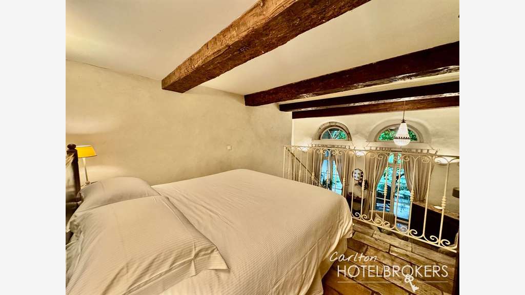 Vente hôtel de charme Clientèle 100% masculine 34