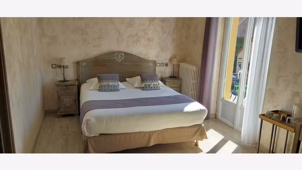 Hôtel restaurant murs et fonds à céder en Dordogne