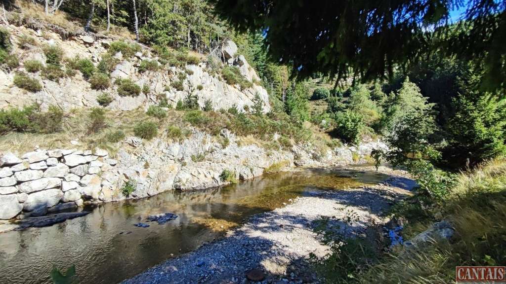 AV charmant camping en bord de rivière en Ardèche