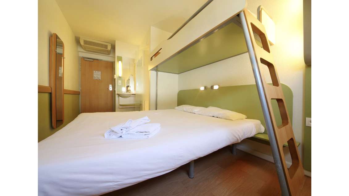 AV hôtel économique sous enseigne proche Orly 