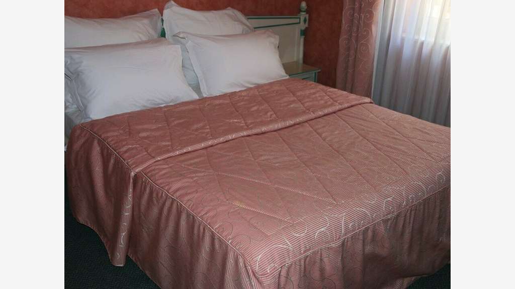 Hôtel-bureau 18 chambres en bordure de Seine (27)