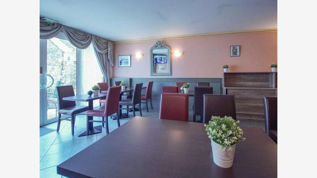 Hôtel-bureau 18 chambres en bordure de Seine (27)