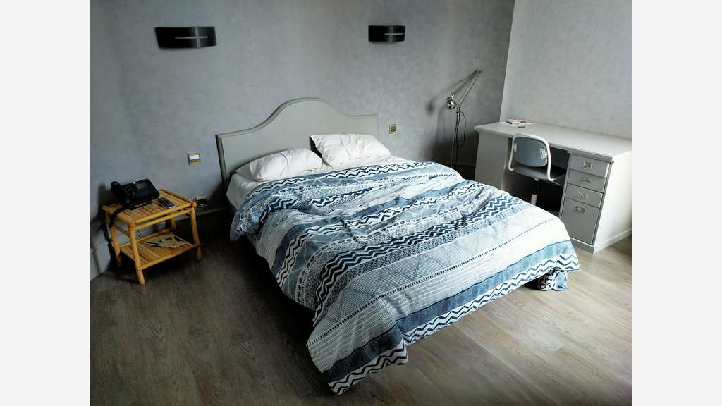 Urgent AV hôtel restaurant ** traiteur Mayenne Est