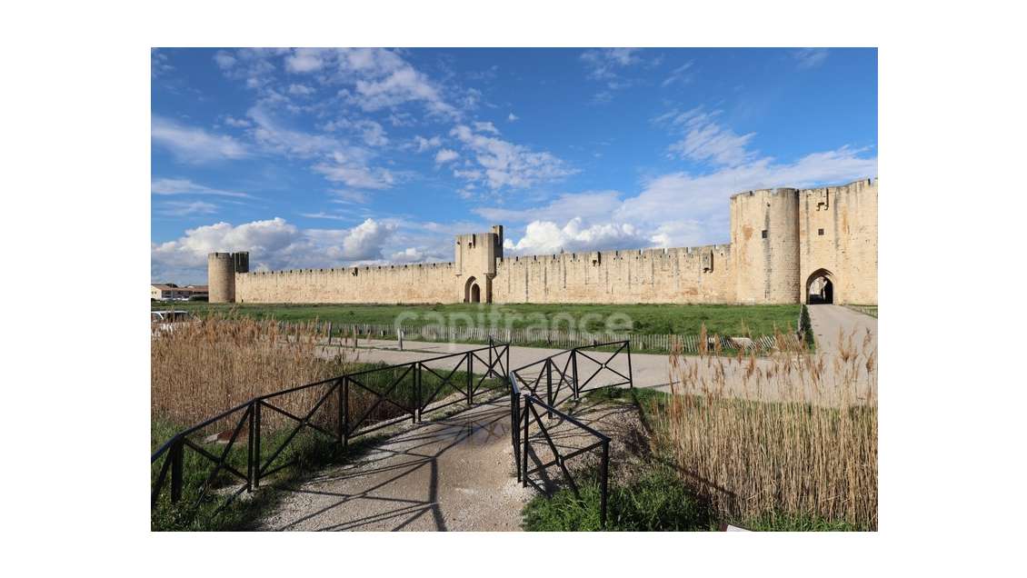 A vendre hôtel bureau proche Aigues Mortes (30220)