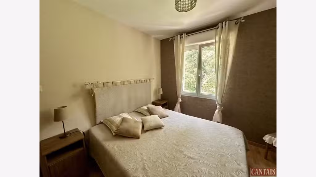 Vente gîtes vue montagne axe Manosque St Tropez