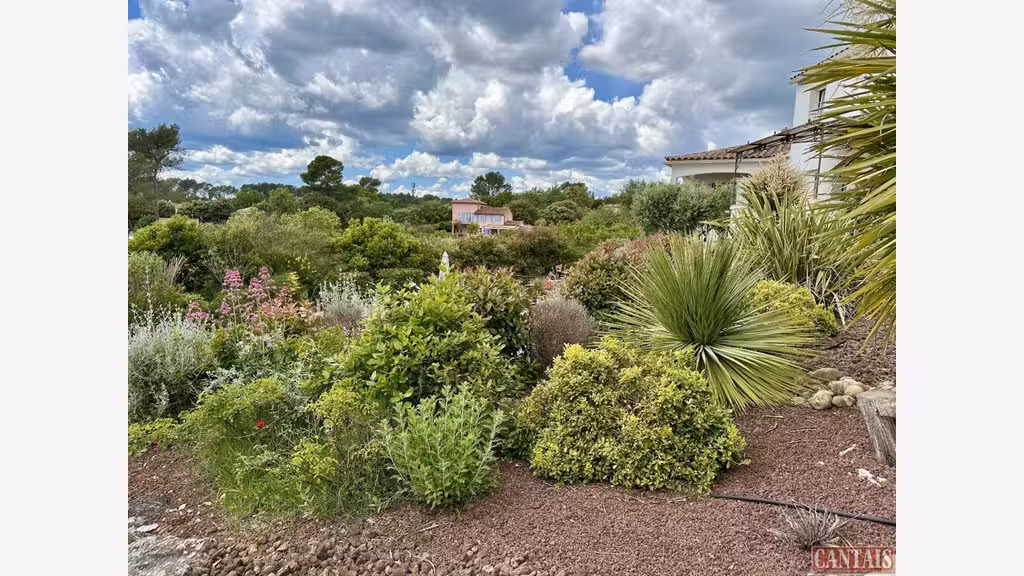 Vente gîtes vue montagne axe Manosque St Tropez