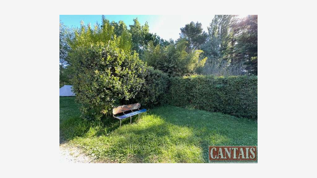 Vente camping à la ferme 25 empl en Provence
