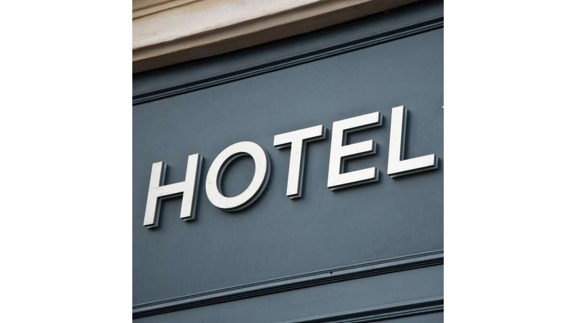 Vente hôtel 18 chambres vendu murs et fonds 94
