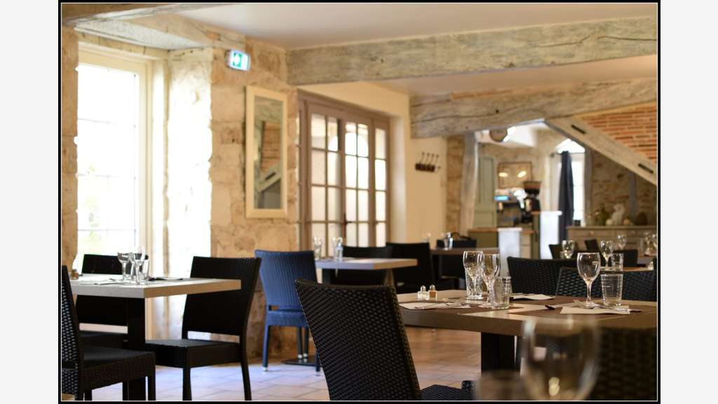 Bar restaurant chambres hôtes à vendre à la Romieu