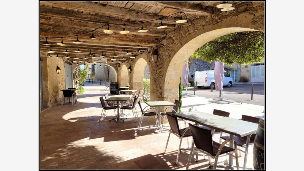Bar restaurant chambres hôtes à vendre à la Romieu