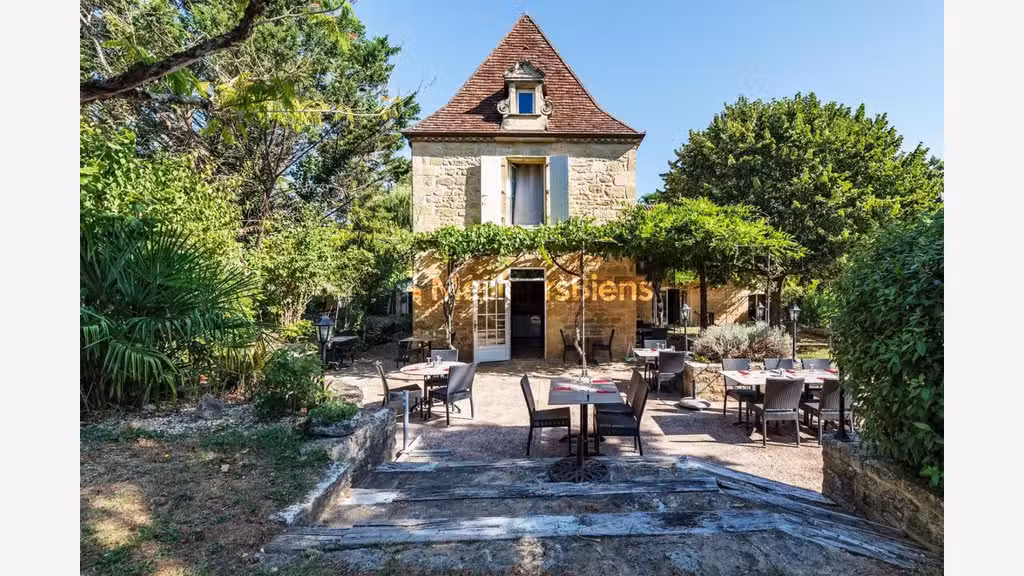 Restaurant + Habitation à vendre en Dordogne