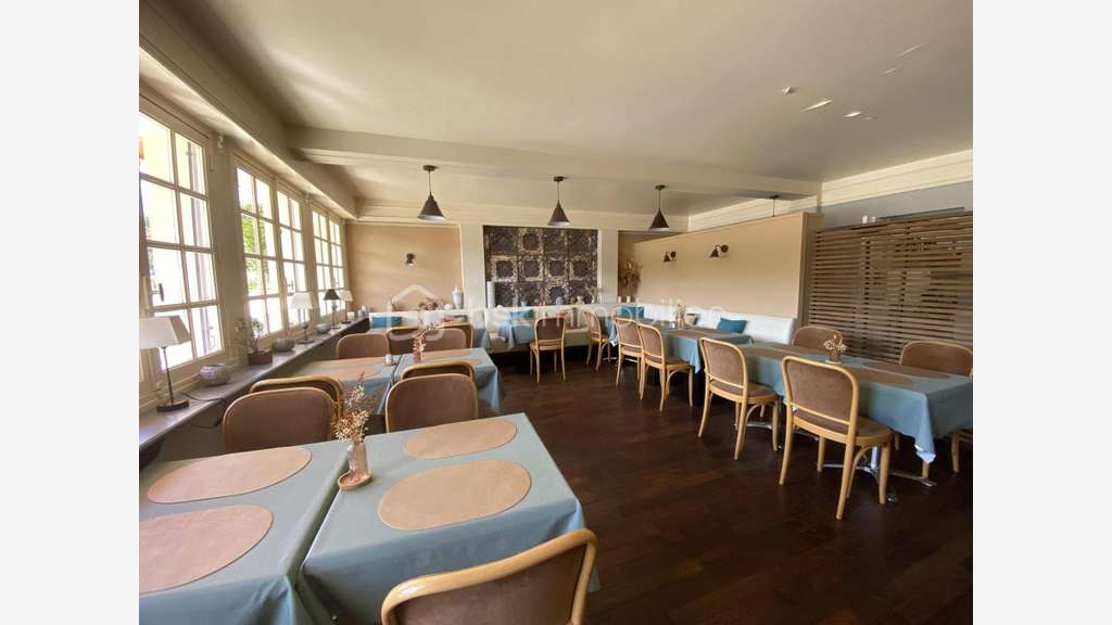 Cède restaurant poss chambres La Vicomté-sur-Rance