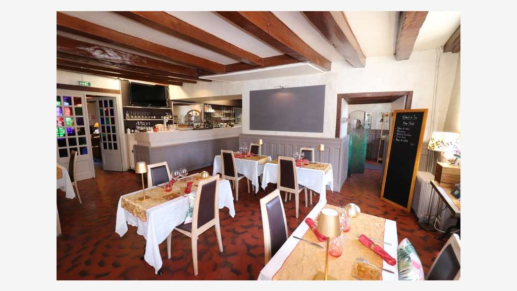 A vendre hôtel restaurant logis de France Lusignan