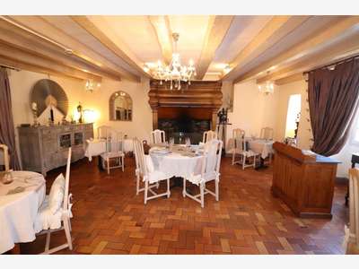 A vendre hôtel restaurant logis de France Lusignan