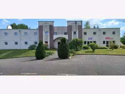 Vente hôtel restaurant de 36 chambres à Merlines