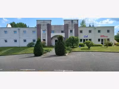 Vente hôtel restaurant de 36 chambres à Merlines