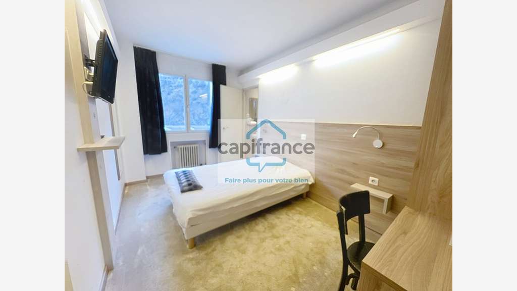 A vendre hôtel 18 chambres + 1 appartement Modane