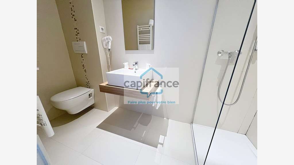 A vendre hôtel 18 chambres + 1 appartement Modane