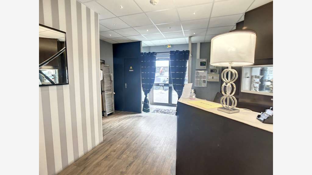 A vendre hôtel 18 chambres + 1 appartement Modane