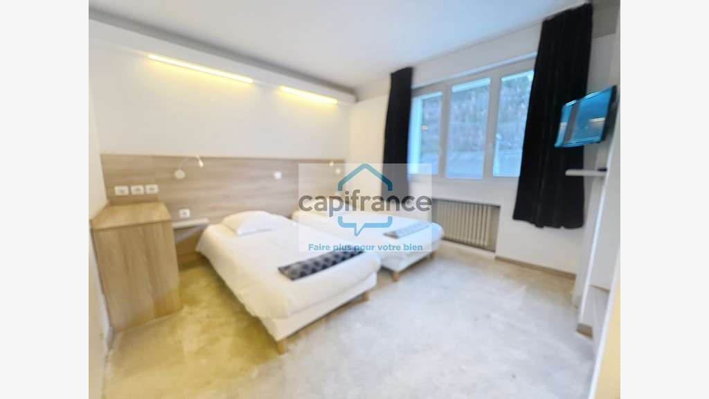 A vendre hôtel 18 chambres + 1 appartement Modane