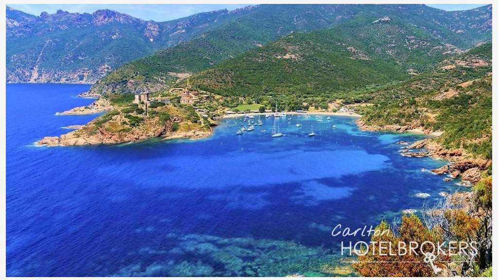 HOTEL PAVILLONNAIRE - GOLFE DE PORTO (CORSE)
