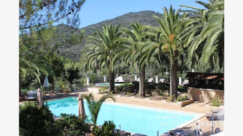 HOTEL PAVILLONNAIRE - GOLFE DE PORTO (CORSE)