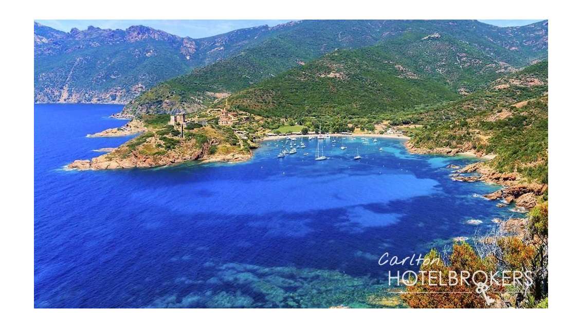 HOTEL PAVILLONNAIRE - GOLFE DE PORTO (CORSE)