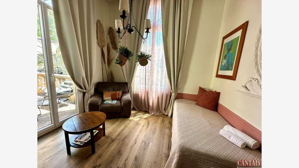 Vente hôtel de charme au cœur de la Provence !