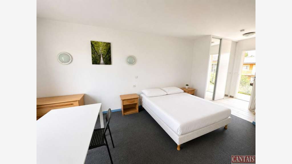 Vente hôtel bureau sortie d'autoroute en Provence