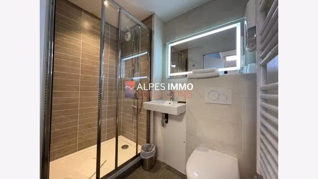 Vente hôtel bureau 3 *** axe Annecy Genève