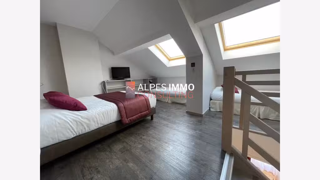 Vente hôtel bureau 3 *** axe Annecy Genève