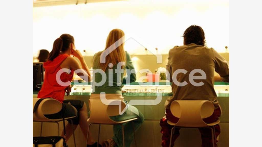 Vente murs et fonds hôtel de renom 4 **** à Reims