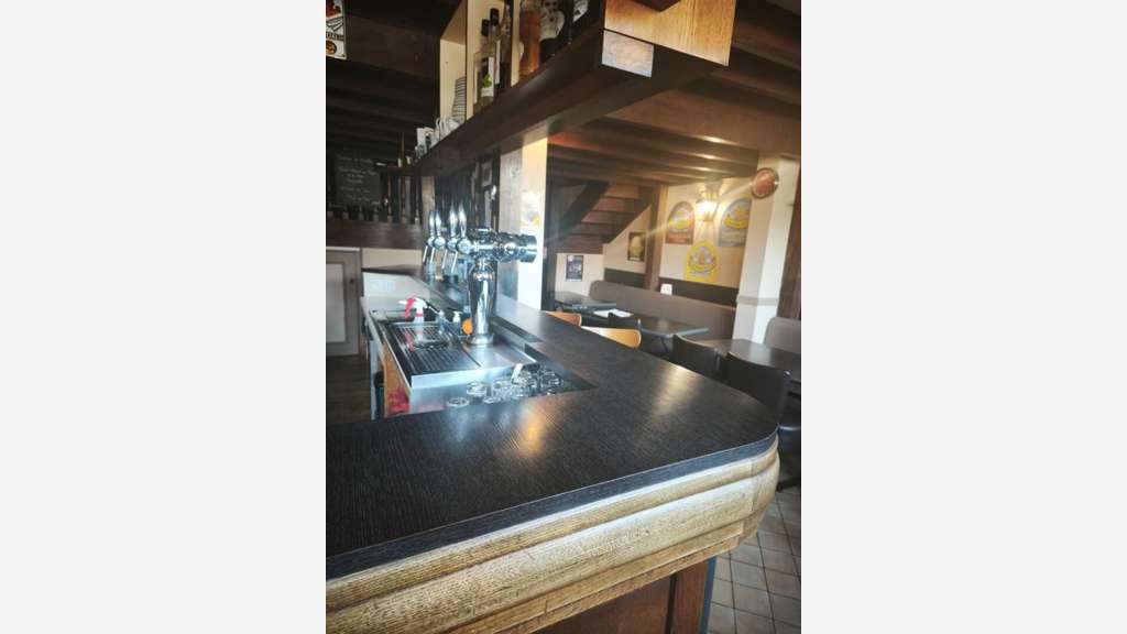 AV hôtel restaurant bar avec terrasse  30mn Rennes