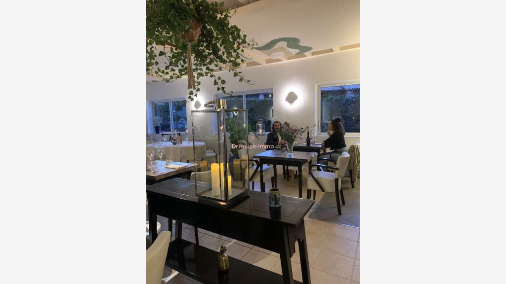 AV hôtel restaurant spacieux lumineux Blanquefort