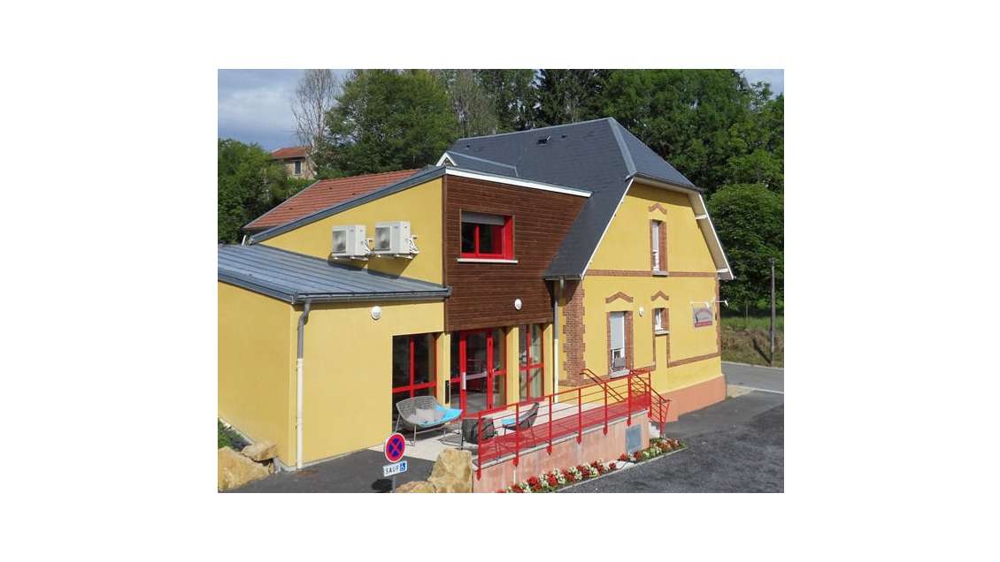 A vendre hôtel-restaurant de 9 chambres à Apremont