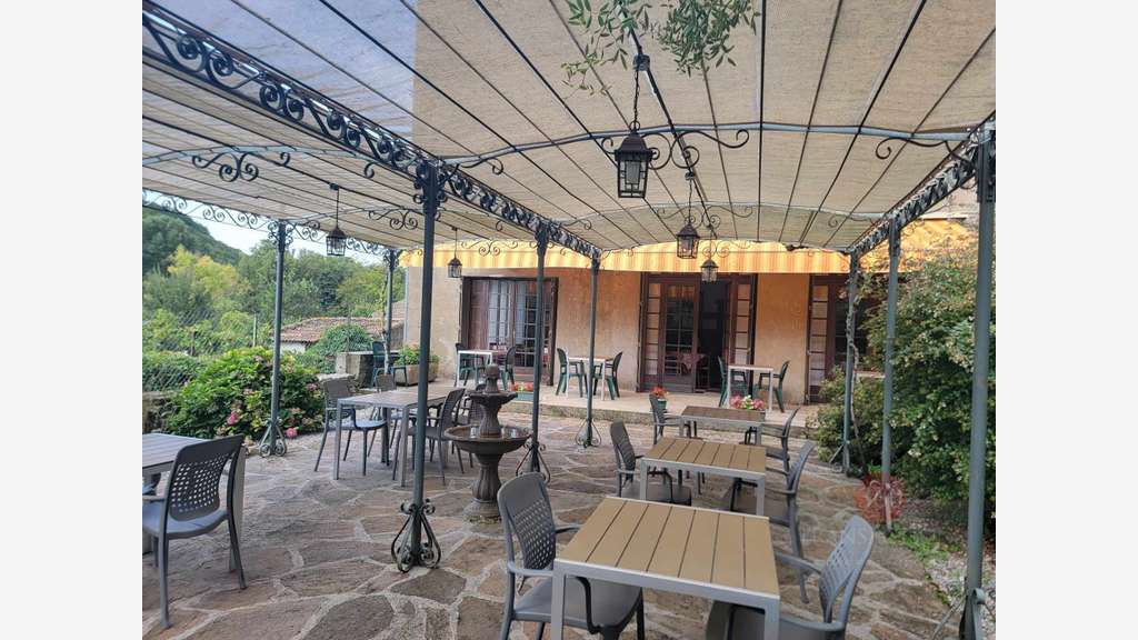 Hôtel restaurant de charme en vente à Lodève